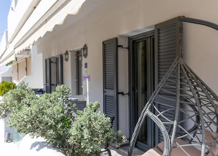 Naxos Petite Studios